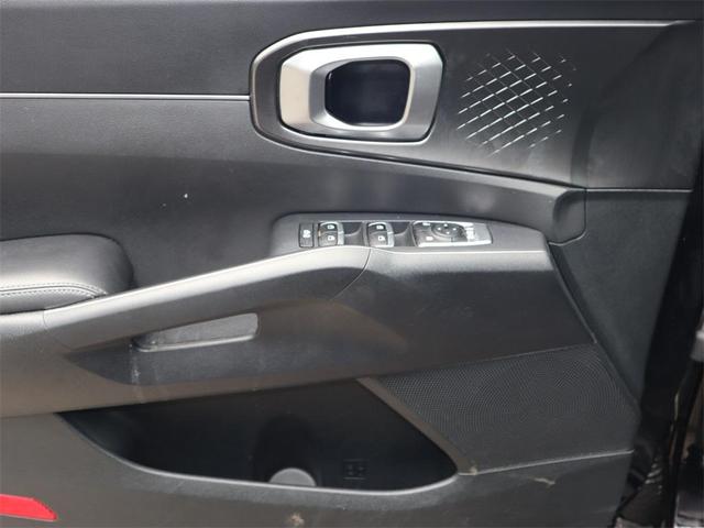 Photo of 2022 Aurora Black Kia Sorento Hybrid