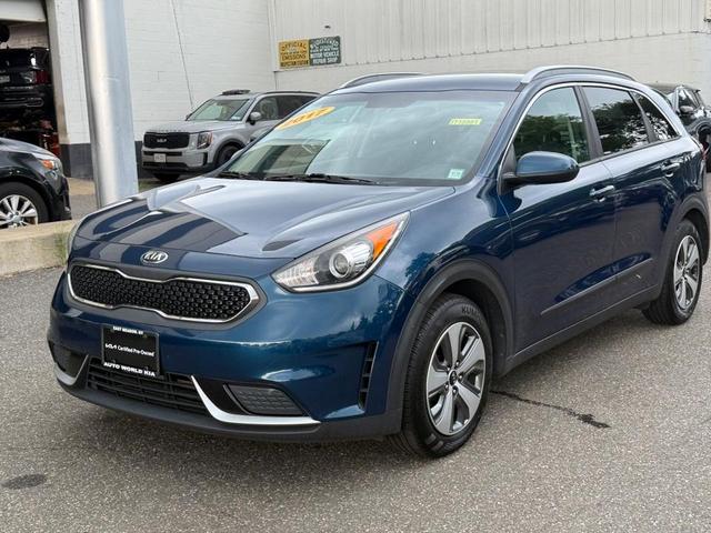 Photo of 2017 Deep Cerulean Kia Niro