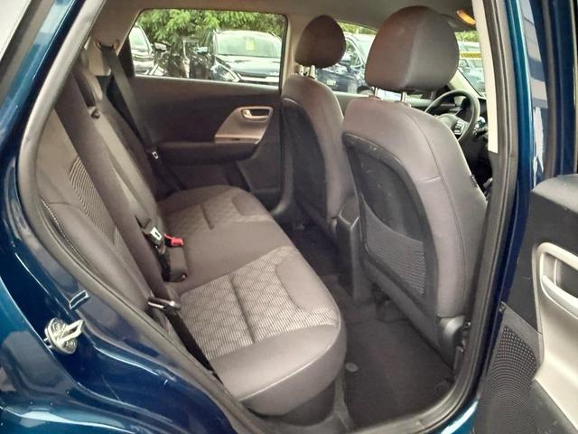Photo of 2017 Deep Cerulean Kia Niro