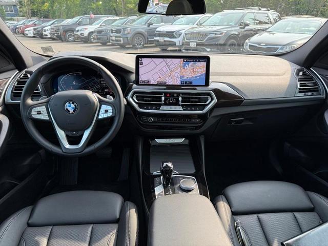 Photo of 2024 Black BMW X4