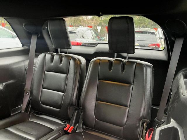 Photo of 2014 Tuxedo Black Metallic Ford Explorer