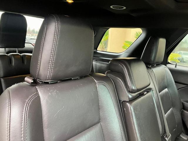 Photo of 2014 Tuxedo Black Metallic Ford Explorer