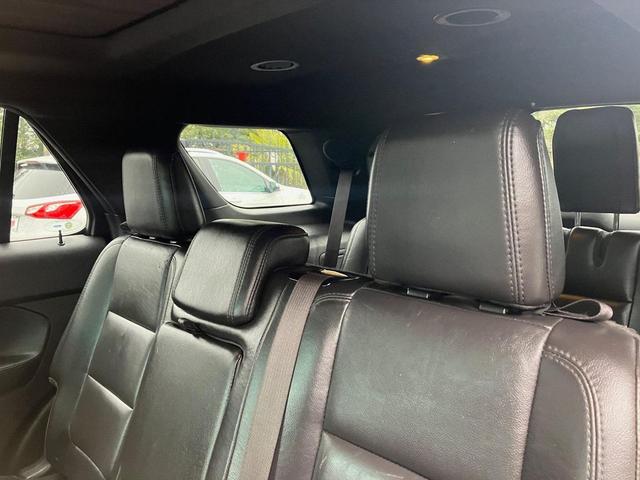 Photo of 2014 Tuxedo Black Metallic Ford Explorer