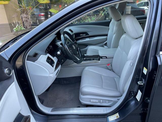 Photo of 2014 Graphite Luster Metallic Acura RLX