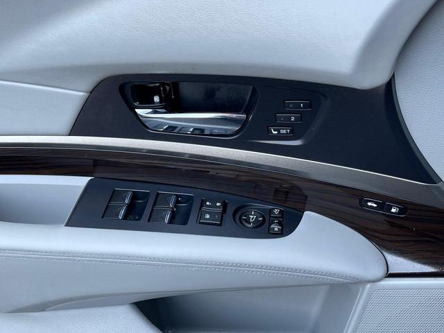 Photo of 2014 Graphite Luster Metallic Acura RLX