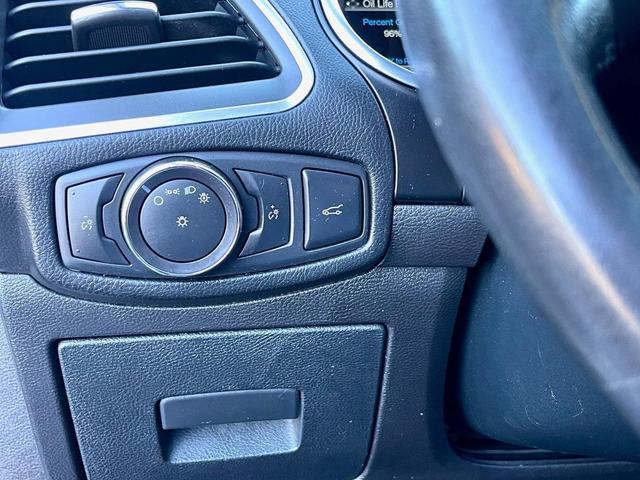 Photo of 2015 Ingot Silver Metallic Ford Edge