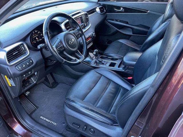 Photo of 2016 Dark Cherry Kia Sorento