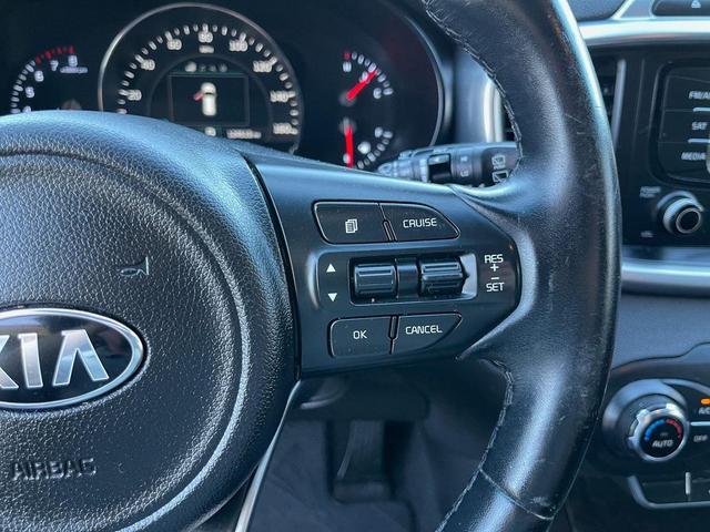 Photo of 2016 Dark Cherry Kia Sorento
