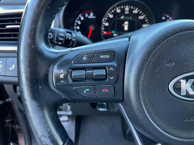 Photo of 2016 Dark Cherry Kia Sorento