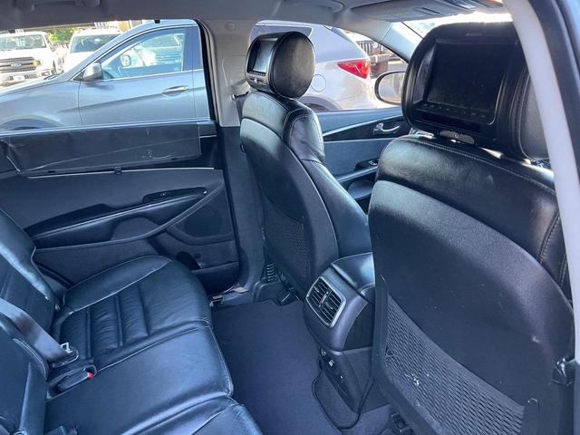 Photo of 2016 Dark Cherry Kia Sorento