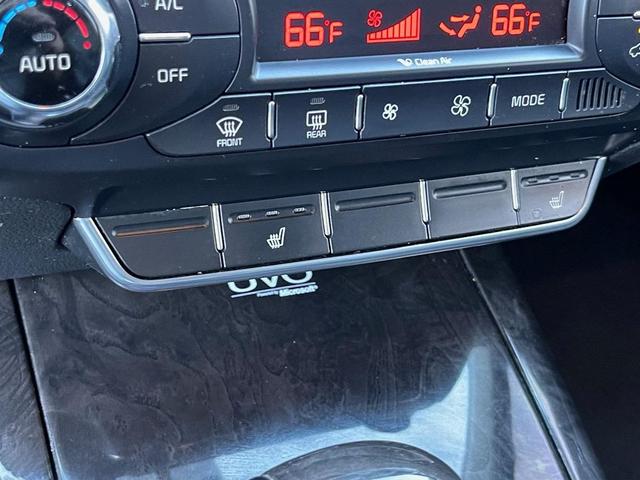 Photo of 2016 Dark Cherry Kia Sorento