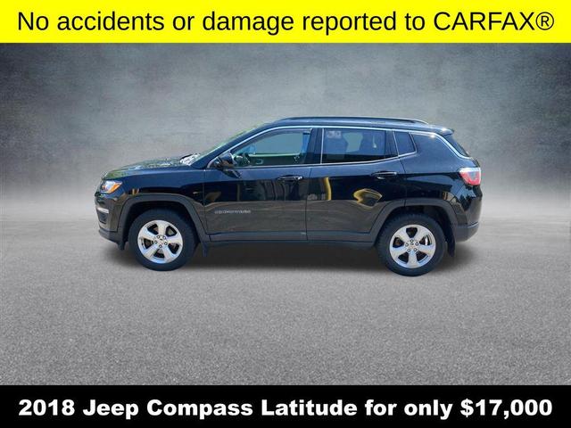 Photo of 2018 Diamond Black Crystal Pearlcoat Jeep Compass