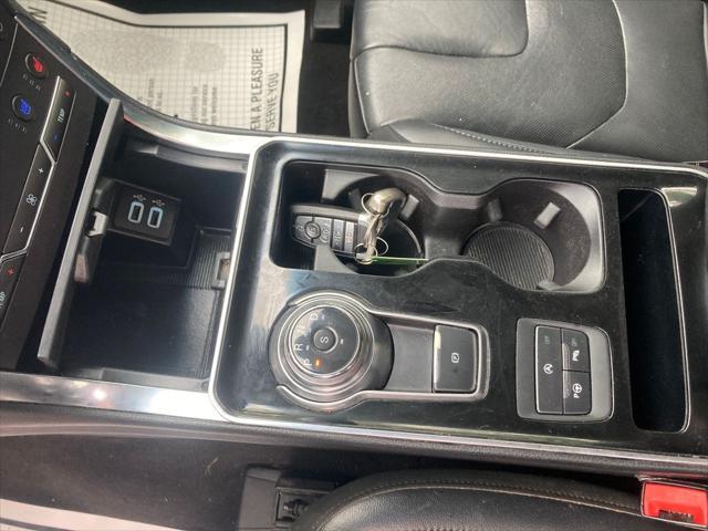 Photo of 2019 Ingot Silver Ford Edge