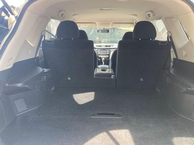 Photo of 2016 Brilliant Silver Nissan Rogue