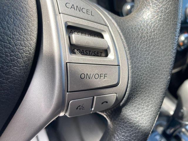 Photo of 2016 Brilliant Silver Nissan Rogue