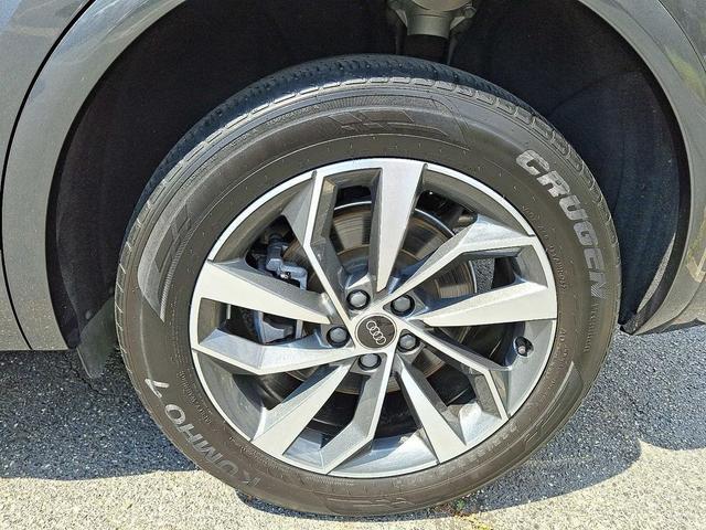 Photo of 2024 Gray Audi Q5