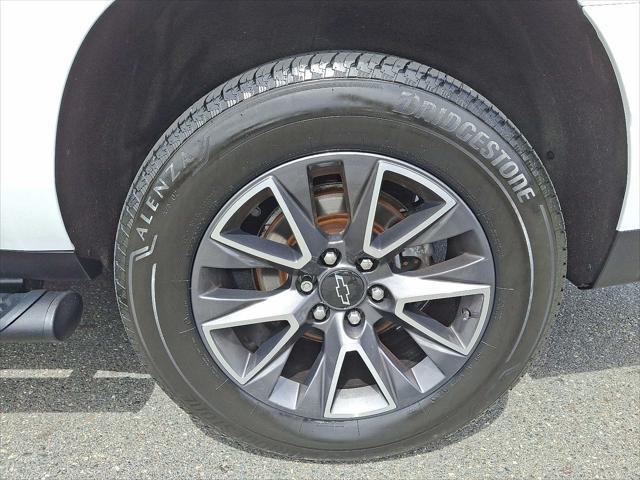 Photo of 2022 Summit White Chevrolet Suburban