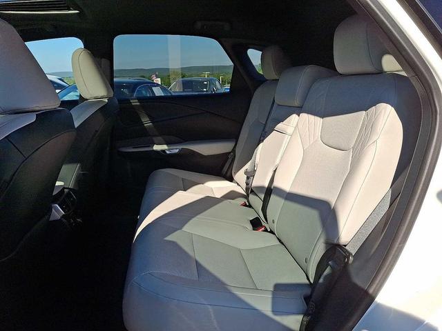 Photo of 2025 Eminent White Pearl Lexus RX 350