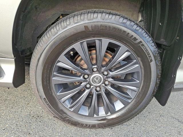 Photo of 2022 Atomic Silver Lexus GX 460