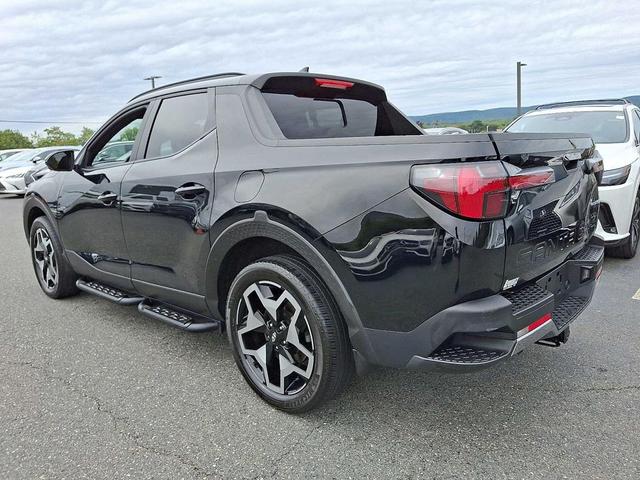 Photo of 2024 Phantom Black Hyundai SANTA CRUZ