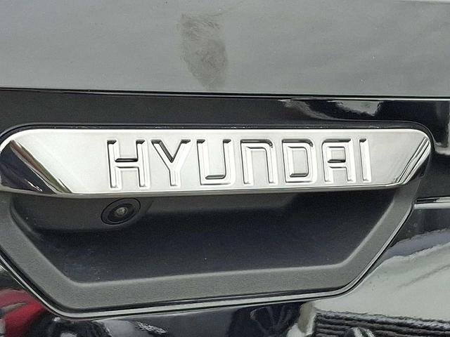 Photo of 2024 Phantom Black Hyundai SANTA CRUZ