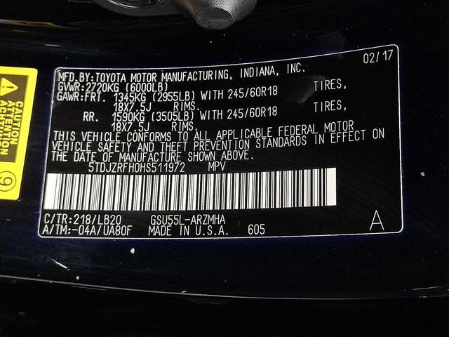 Photo of 2017 Midnight Black Metallic Toyota Highlander