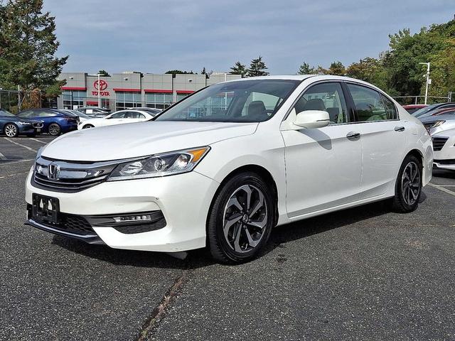 Photo of 2017 Lunar Silver Metallic Honda Accord