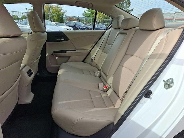 Photo of 2017 Lunar Silver Metallic Honda Accord