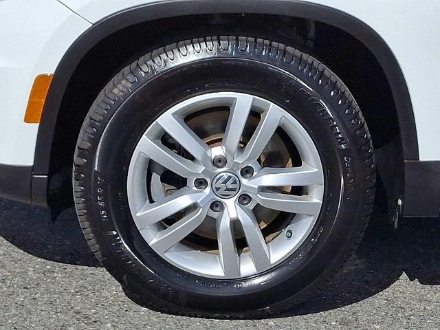 Photo of 2017 Pure White Volkswagen Tiguan