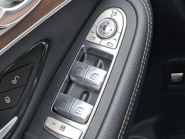 Photo of 2020 designo Diamond White Metallic Mercedes-Benz GLC 300