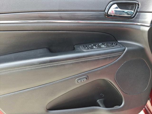 Photo of 2021 Velvet Red Pearlcoat Jeep Grand Cherokee