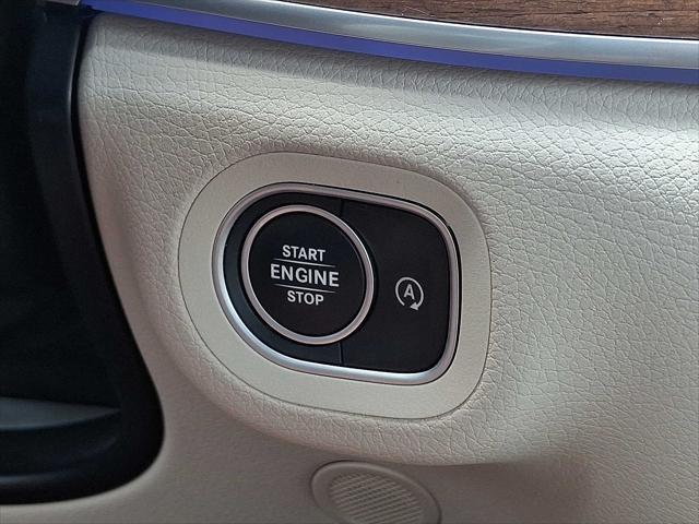 Photo of 2023 Polar White Mercedes-Benz GLE 350