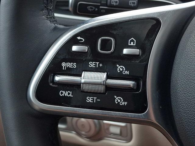 Photo of 2023 Polar White Mercedes-Benz GLE 350