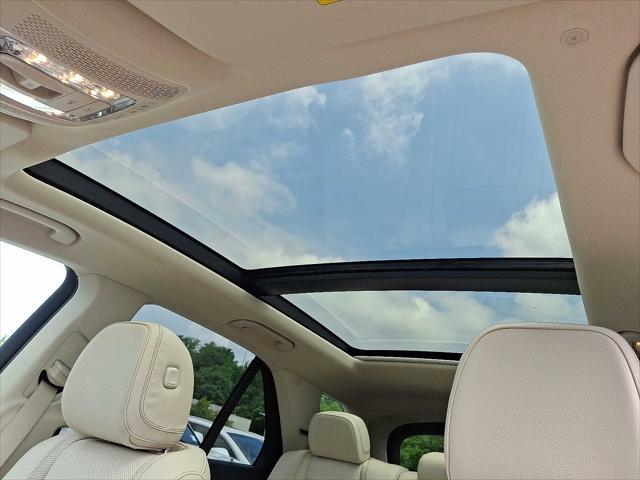 Photo of 2023 Polar White Mercedes-Benz GLE 350