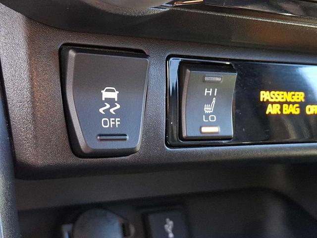 Photo of 2021 Blizzard Pearl w/Midnight Black Roof Toyota RAV4 Prime