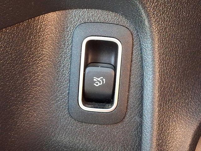 Photo of 2022 Polar White Mercedes-Benz AMG CLA 35