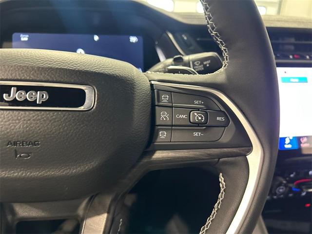 Photo of 2025 Metallic Jeep Grand Cherokee