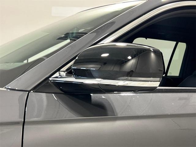 Photo of 2025 Metallic Jeep Grand Cherokee