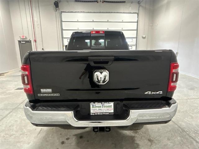 Photo of 2024 Diamond Black RAM 2500