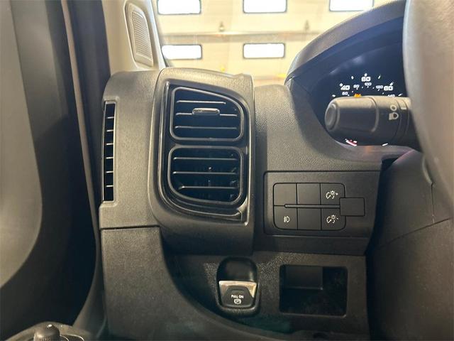 Photo of 2025 Bright White Clearcoat RAM ProMaster 2500