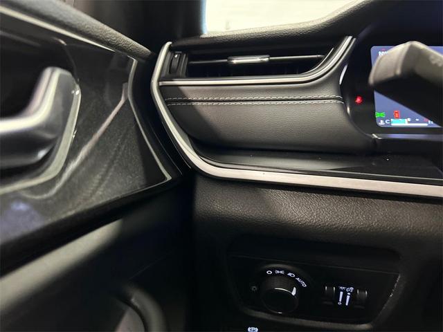 Photo of 2023 Silver Zynith Jeep Grand Cherokee L