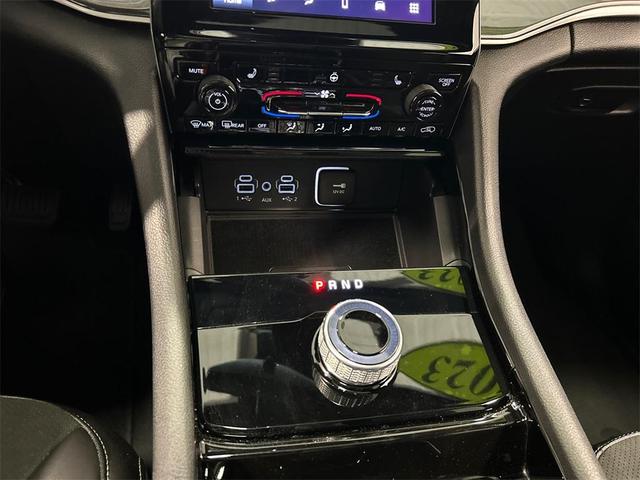 Photo of 2023 Silver Zynith Jeep Grand Cherokee L