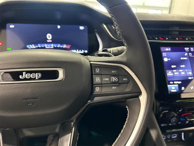 Photo of 2023 Silver Zynith Jeep Grand Cherokee L