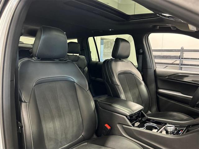 Photo of 2023 Silver Zynith Jeep Grand Cherokee L