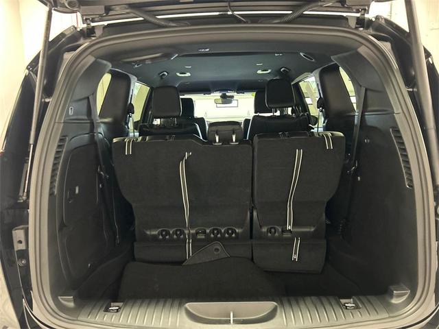Photo of 2024 Diamond Black Chrysler Pacifica Hybrid