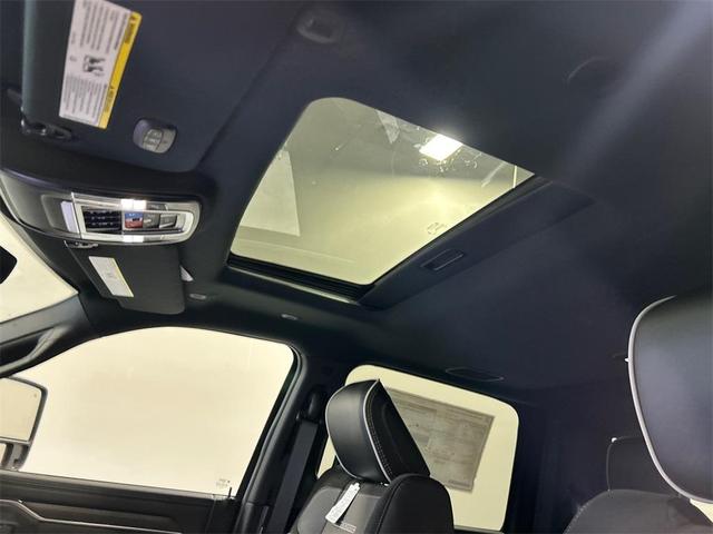 Photo of 2025 Granite Crystal Clearcoat Metallic RAM 2500