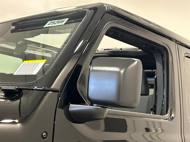 Photo of 2025 Black Clearcoat Jeep Wrangler