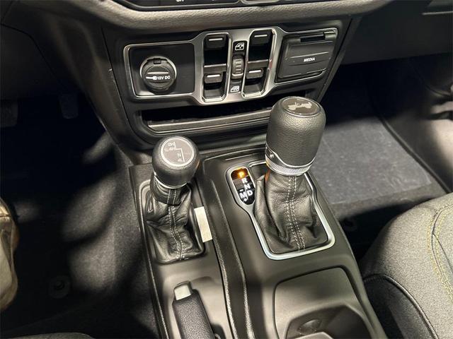Photo of 2025 Black Clearcoat Jeep Wrangler