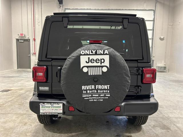 Photo of 2025 Black Clearcoat Jeep Wrangler