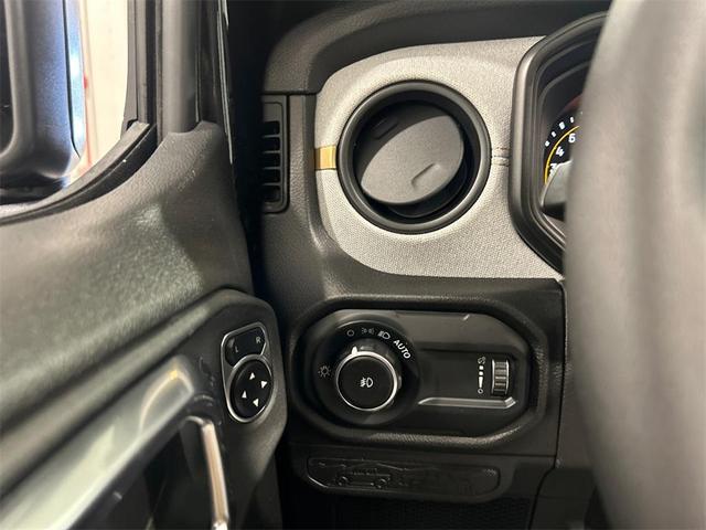 Photo of 2025 Black Clearcoat Jeep Wrangler